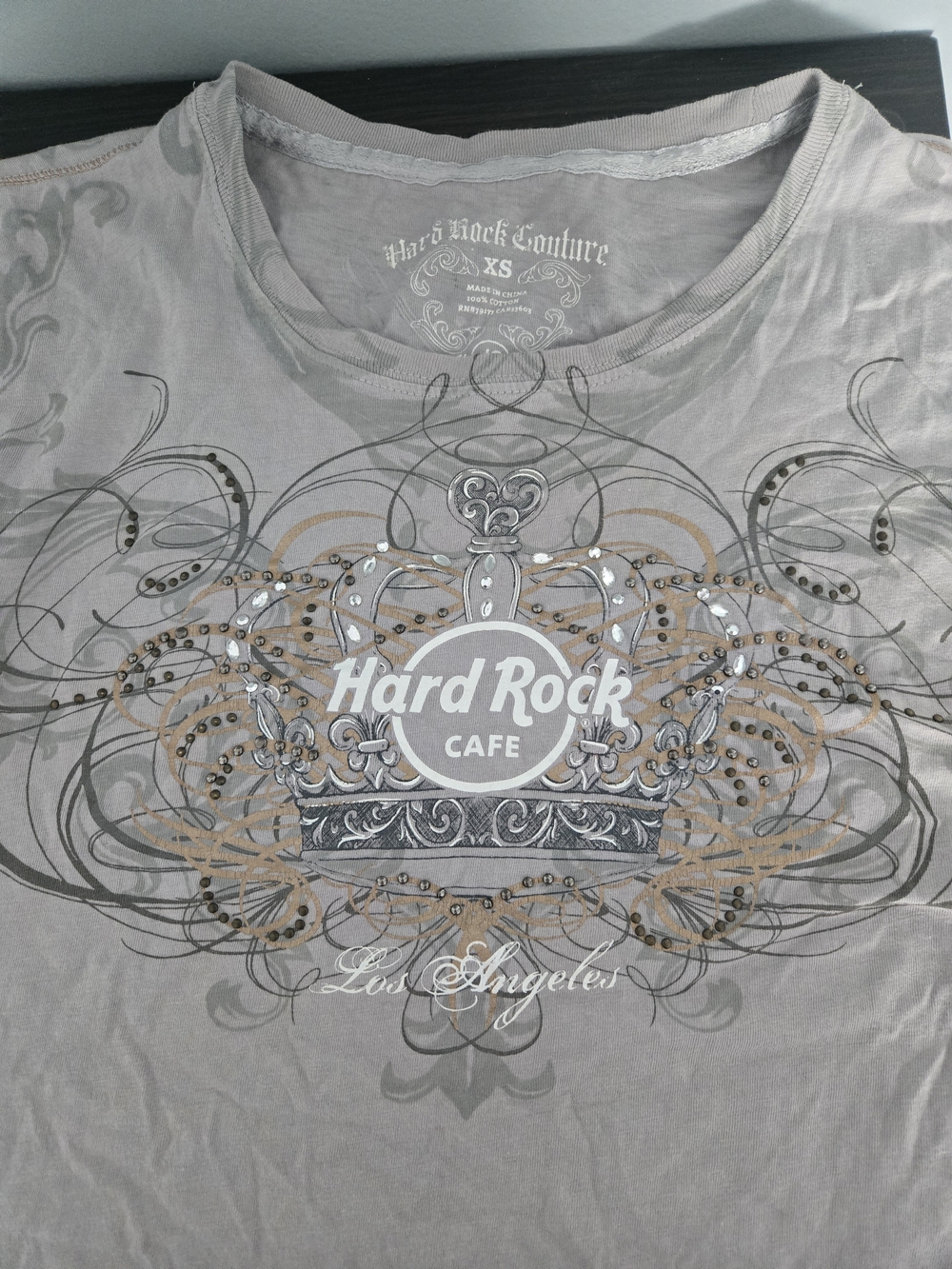 Vintage Hard Rock Cafe Gray Graphic Crown Tee with Metallic Accents